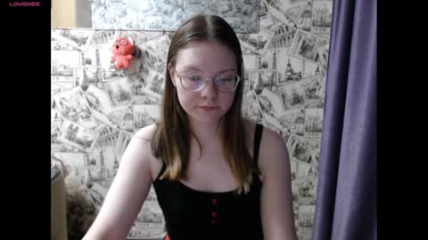 Lina online show from December 20, 2024, 2:49 pm