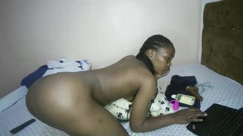 Snapshot of honey_nubia0 chatting on November 27, 2025, 10:12 pm honey_nubia0 online show from November 27, 2025, 10:12 pm