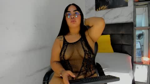 Miel and flor online show from June 5, 2026, 12:22 pm