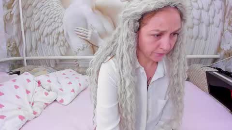 Snapshot of honey_rabbits chatting on January 19, 2026, 9:46 am CHRISTIE and HERALD online show from January 19, 2026, 9:46 am