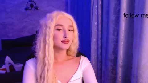 Snapshot of honey_sunset chatting on November 7, 2025, 9:59 pm honey_sunset online show from November 7, 2025, 9:59 pm