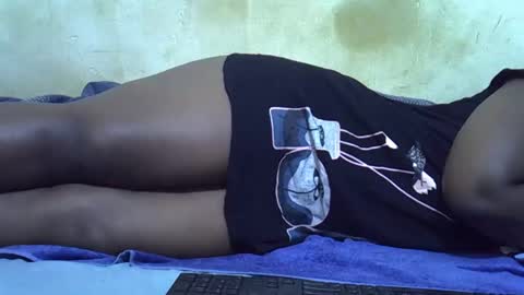 Snapshot of honey_sunshiny chatting on March 17, 2026, 6:17 am honey_sunshiny online show from March 17, 2026, 6:17 am