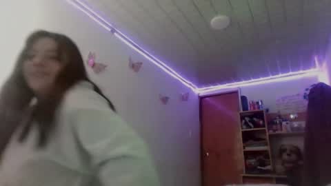 Snapshot of honeyalix511690 chatting on April 4, 2026, 8:34 am Samara online show from April 4, 2026, 8:34 am