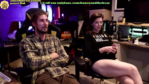 Honey and Bear online show from January 5, 2025, 4:04 am