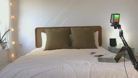 honeybbxx online show from March 8, 2025, 7:42 pm