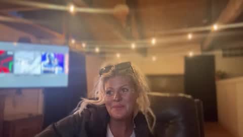 honeybuhnny online show from March 10, 2026, 4:28 am