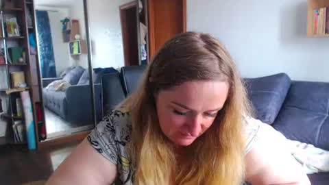 HoneydewMolly online show from June 8, 2026, 10:48 am