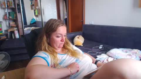 HoneydewMolly online show from July 4, 2026, 11:05 am