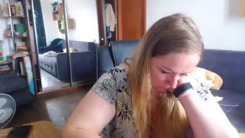 HoneydewMolly online show from July 9, 2026, 11:47 am