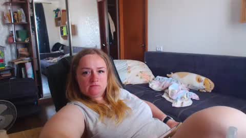 HoneydewMolly online show from July 19, 2026, 11:36 am