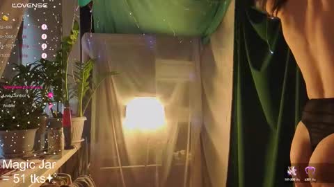 Snapshot of honeylem0n chatting on September 21, 2025, 3:30 am Molly online show from September 21, 2025, 3:30 am