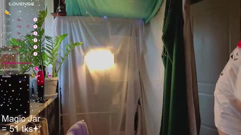 Snapshot of honeylem0n chatting on September 27, 2025, 5:01 am Molly online show from September 27, 2025, 5:01 am