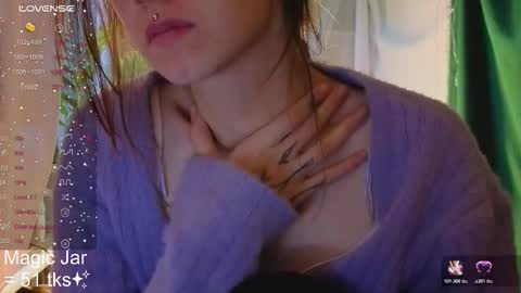 Snapshot of honeylem0n chatting on October 19, 2025, 4:02 am Molly online show from October 19, 2025, 4:02 am