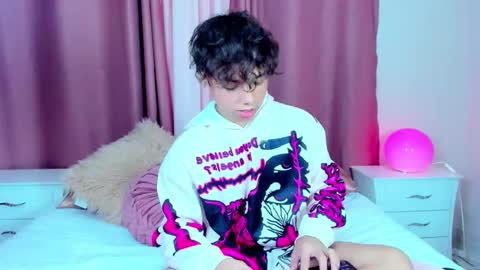 honeymoon_sariel online show from February 27, 2026, 8:42 pm