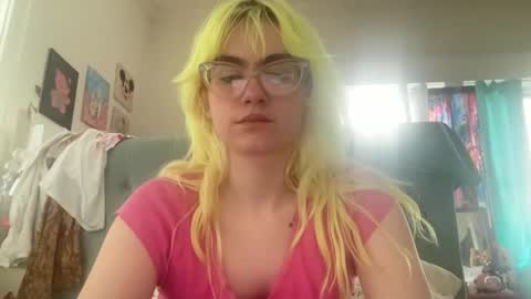 Emi Rose online show from March 7, 2026, 8:17 pm