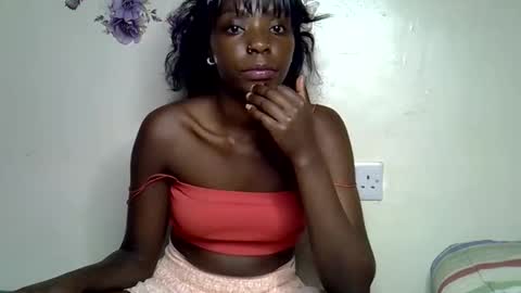 honeyy_x online show from April 22, 2026, 6:20 pm