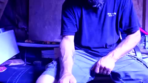 hongdong online show from October 12, 2025, 1:10 pm