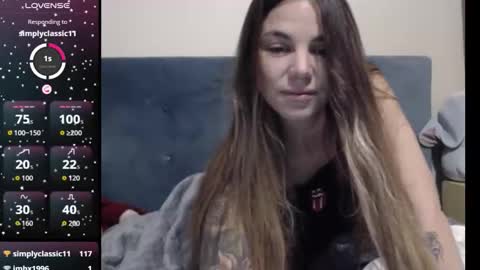 Snapshot of hoodhippy chatting on November 20, 2025, 5:40 am HoodHippy online show from November 20, 2025, 5:40 am