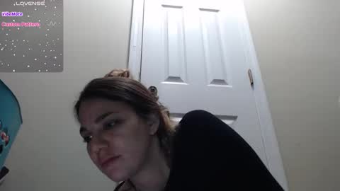 Snapshot of hoodhippy chatting on February 9, 2026, 12:58 am HoodHippy online show from February 9, 2026, 12:58 am