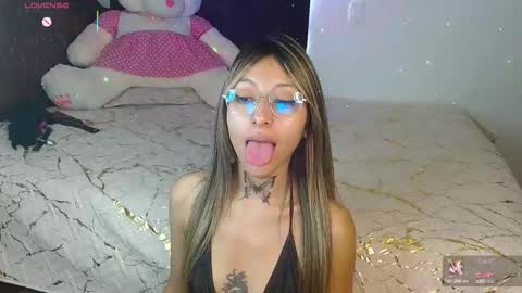 Snapshot of hoolly_jones chatting on October 17, 2025, 3:03 pm Hoollly Jones online show from October 17, 2025, 3:03 pm