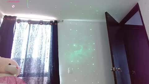 Snapshot of hoolly_jones chatting on November 11, 2025, 3:01 pm Hoollly Jones online show from November 11, 2025, 3:01 pm