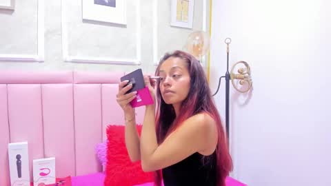 holly online show from December 13, 2025, 8:47 pm