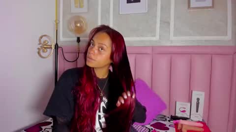 Snapshot of hoollyhendrix chatting on January 16, 2026, 8:57 pm holly online show from January 16, 2026, 8:57 pm