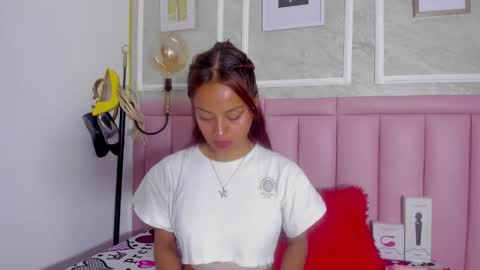 Snapshot of hoollyhendrix chatting on February 19, 2026, 9:55 pm holly online show from February 19, 2026, 9:55 pm