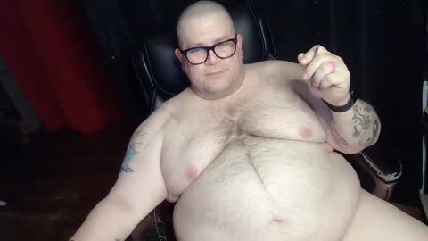 Snapshot of hoosierdaddyxl chatting on December 8, 2024, 4:57 am Sir online show from December 8, 2024, 4:57 am