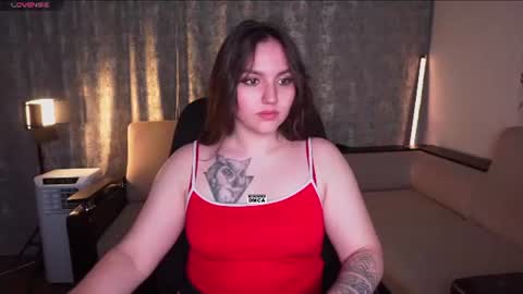 Snapshot of hoot_owl_cb chatting on June 18, 2026, 12:20 pm Karina online show from June 18, 2026, 12:20 pm