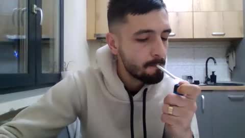 Snapshot of horny_couple9600 chatting on December 18, 2025, 5:35 am horny_couple9600 online show from December 18, 2025, 5:35 am