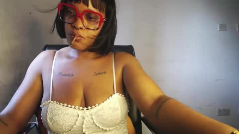 horny_ebonygirl_ online show from April 24, 2026, 8:28 am