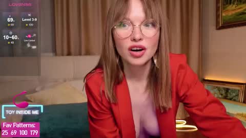 Snapshot of horny_svinka chatting on October 19, 2025, 5:02 pm Horny Svinka online show from October 19, 2025, 5:02 pm