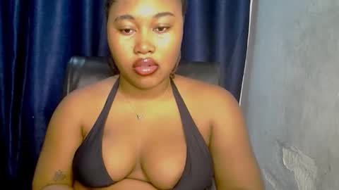 Snapshot of horny_temptation_ chatting on November 23, 2025, 12:38 pm Miss Zanele online show from November 23, 2025, 12:38 pm