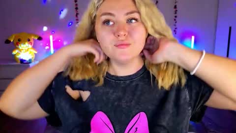 HornyCakee online show from September 22, 2025, 9:33 am