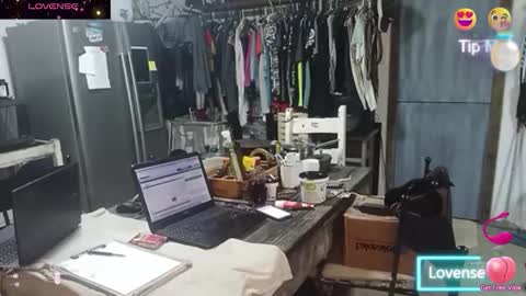 Snapshot of hornyhippies0080 chatting on October 26, 2025, 6:14 pm Nix D online show from October 26, 2025, 6:14 pm