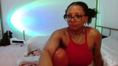 Snapshot of hornylittlehoney chatting on December 1, 2024, 5:13 pm Horny Little Honey online show from December 1, 2024, 5:13 pm