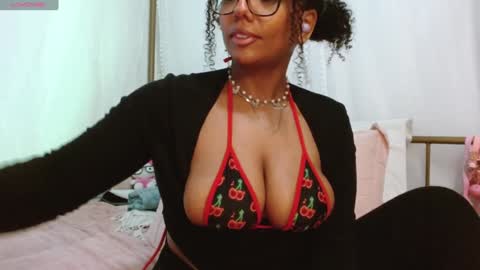 Snapshot of hornylittlehoney chatting on January 21, 2025, 3:32 pm Horny Little Honey online show from January 21, 2025, 3:32 pm