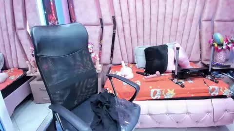 hornyskinny26 online show from April 4, 2026, 5:27 am