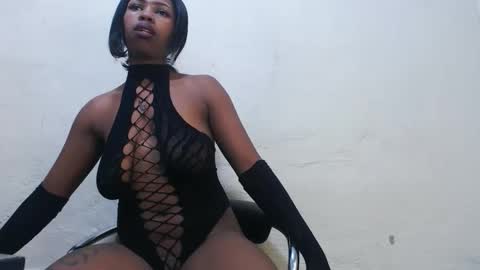 Snapshot of hornysnowie23x chatting on November 16, 2025, 1:11 am hornysnowie23x online show from November 16, 2025, 1:11 am