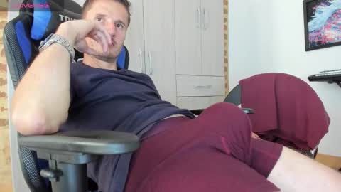 horse_man2 online show from October 9, 2025, 8:40 pm