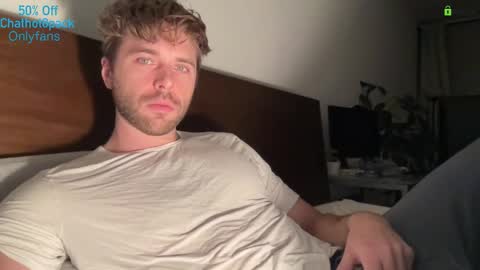 Edward aka Wolf online show from December 18, 2025, 12:38 am