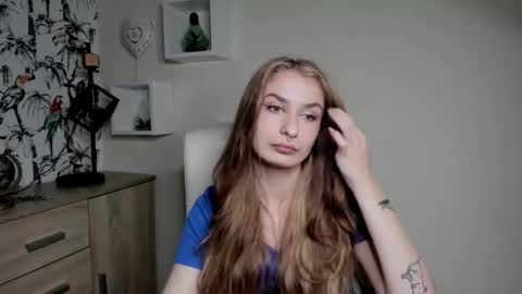 Snapshot of hot_1nina chatting on September 30, 2025, 5:45 am NINA online show from September 30, 2025, 5:45 am