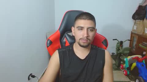 Snapshot of hot__husbands chatting on December 3, 2025, 4:09 am hot__husbands online show from December 3, 2025, 4:09 am