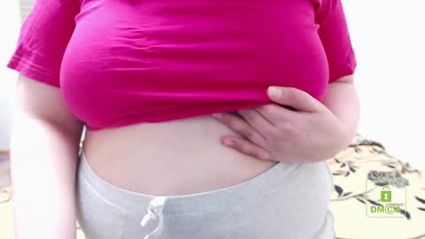 Snapshot of hot_and_pretty chatting on December 23, 2024, 1:24 pm Lila online show from December 23, 2024, 1:24 pm