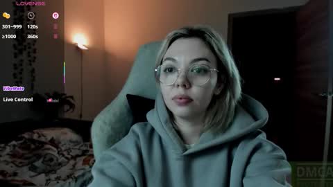   online show from October 13, 2025, 9:15 pm