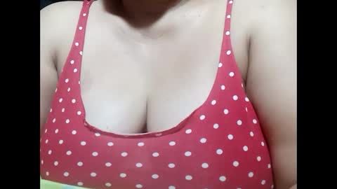 hot_boobs21 online show from March 10, 2025, 12:15 pm