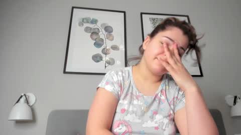 Snapshot of hot_chill__ chatting on January 18, 2025, 6:32 pm LiluCaroline online show from January 18, 2025, 6:32 pm