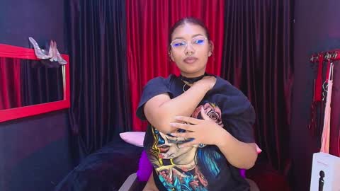 Snapshot of hot_chocolate_4u chatting on December 19, 2024, 2:46 pm hot chocolate 4u online show from December 19, 2024, 2:46 pm