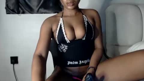 sonia  mis choco online show from April 16, 2026, 9:43 am